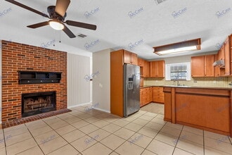 606 Oak Ridge Dr in Red Oak, TX - Building Photo - Building Photo