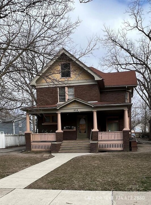 314 Pearl St in Ypsilanti, MI - Foto de edificio