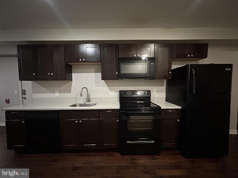 1704 N 18th St in Philadelphia, PA - Building Photo