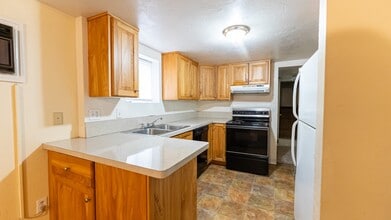 725 N 10th Ave in Pocatello, ID - Building Photo - Building Photo