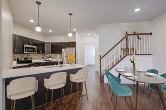 The Links at CenterPointe Townhomes in Canandaigua, NY - Foto de edificio - Building Photo