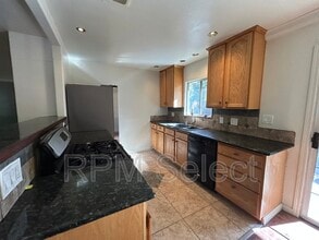 2104 Rockbridge Rd in Sacramento, CA - Building Photo - Building Photo