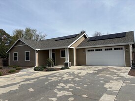 1282 Wanderer Ln in Chico, CA - Building Photo