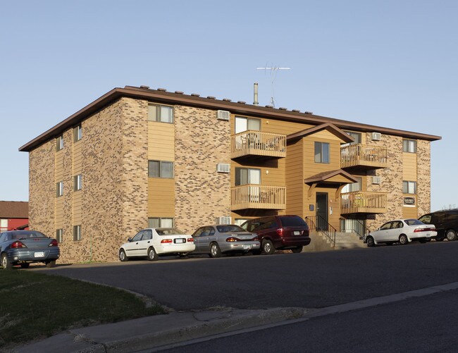 1361 13th Street Cir in Sauk Rapids, MN - Building Photo - Building Photo