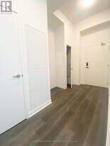 3900 Confederation Pkwy in Mississauga, ON - Building Photo