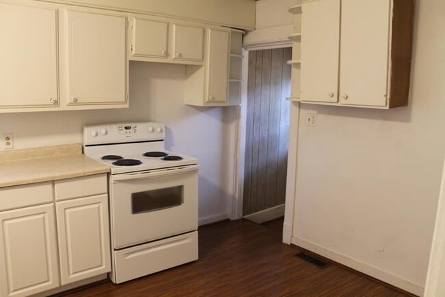 707 W Main St in Vermillion, SD - Building Photo - Building Photo