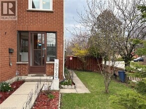 4313 Lee Dr in Mississauga, ON - Building Photo - Building Photo