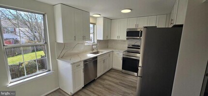 15 Asbury Way in Sterling, VA - Building Photo - Building Photo