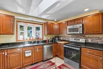 51 Janet Cir in Shrewsbury, MA - Building Photo - Building Photo