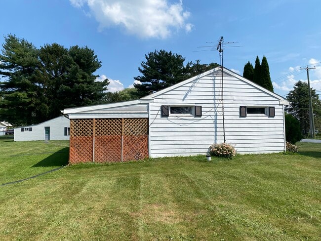 253 Beacon Light Rd in Coatesville, PA - Building Photo - Building Photo