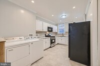 2502 W Baltimore St photo'