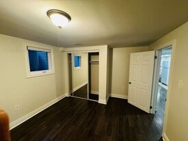 80 Drake Blvd in Brampton, ON - Building Photo