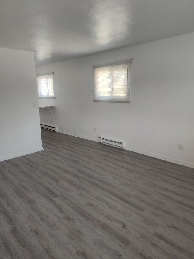 1039 Sheridan Rd in Winthrop Harbor, IL - Building Photo - Building Photo