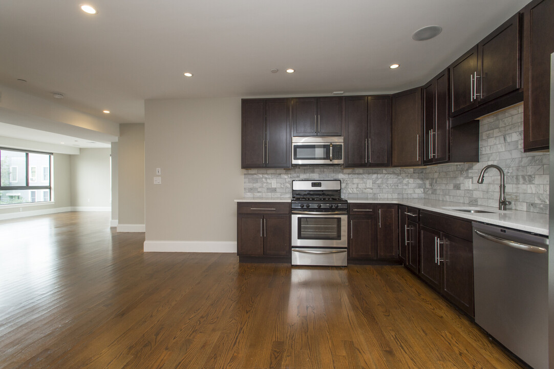 303 D St, Unit 1 in Boston, MA - Building Photo