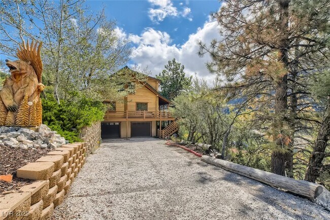 4947 Snow White Rd in Las Vegas, NV - Building Photo - Building Photo