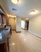 33 Lafayette St, Unit 1 in Arlington, MA - Building Photo - Building Photo