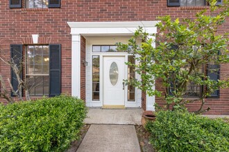 8106 Clover Gardens Dr in Houston, TX - Building Photo - Building Photo