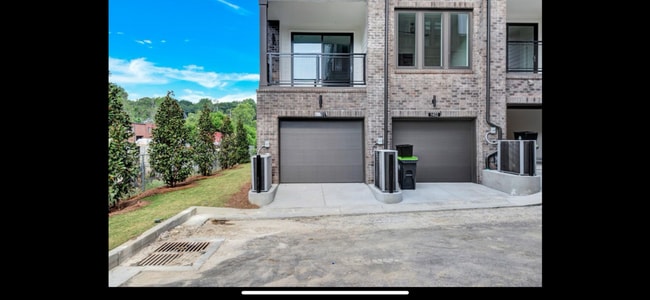 400 Pratt Dr SE in Atlanta, GA - Building Photo - Building Photo