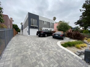627 N Mariposa Ave in Los Angeles, CA - Building Photo - Building Photo