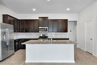 2207 Villa Flora Ln in Friendswood, TX - Building Photo - Building Photo