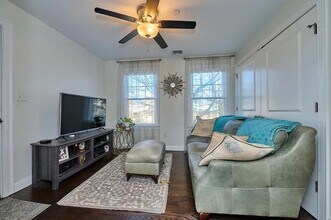 36 Sturgis St, Unit 2 in Winthrop, MA - Building Photo - Building Photo