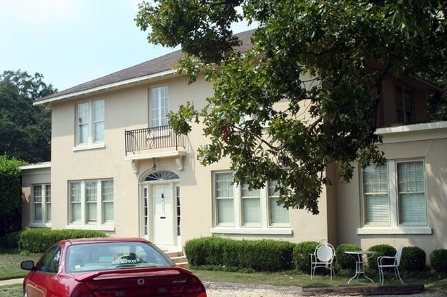 property at 405 Opelika Rd