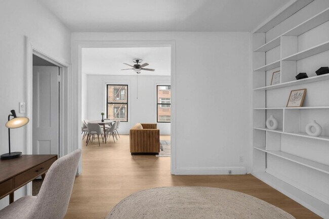 257 W 19th St in New York, NY - Building Photo - Building Photo