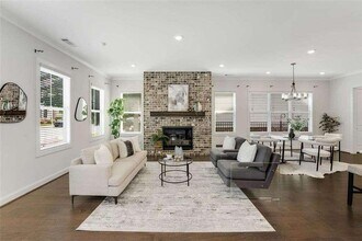 2316 Echelon Ln in Smyrna, GA - Foto de edificio - Building Photo