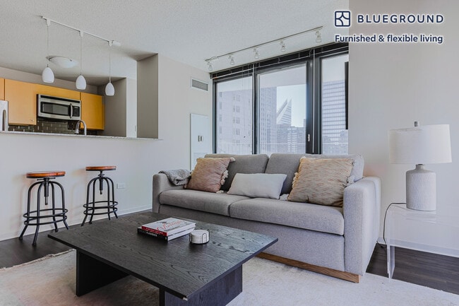 225 N Columbus Dr in Chicago, IL - Building Photo - Building Photo