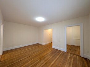 32 College Ave, Unit 4 in Somerville, MA - Foto de edificio - Building Photo