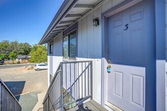 555 Dameron Dr, Unit 3 in Prescott, AZ - Foto de edificio - Building Photo