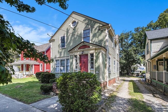 620 McCourtie St in Kalamazoo, MI - Foto de edificio - Building Photo