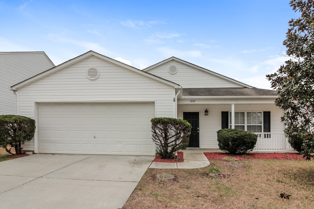 8145 Rosberg Ln in Charlotte, NC - Foto de edificio