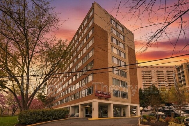 property at 1210 N Taft St