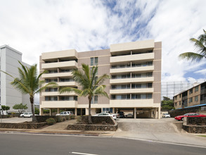 Hale Koe Apartments in Honolulu, HI - Building Photo - Building Photo