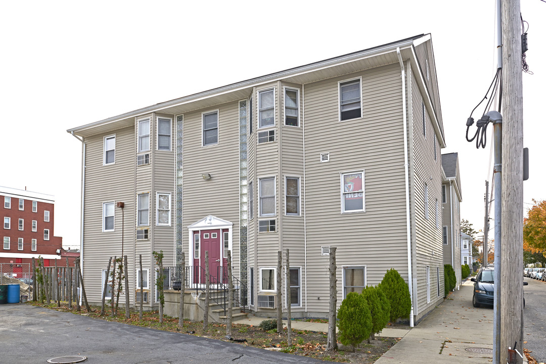 12 Glennon St in New Bedford, MA - Building Photo