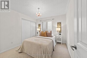 280 Ruhl Dr in Milton, ON - Building Photo - Building Photo