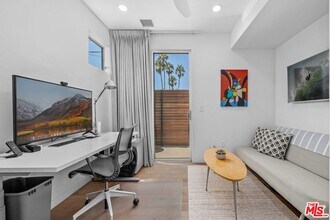 3623 1/2 S Centinela Ave in Los Angeles, CA - Building Photo - Building Photo