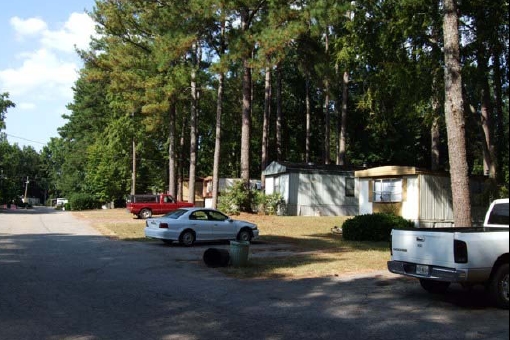 Pine Glen Mobile Home Park in Griffin, GA - Foto de edificio - Building Photo