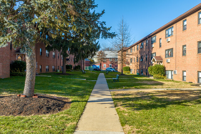 Springfield Green Apartments in Morton, PA - Building Photo - Building Photo