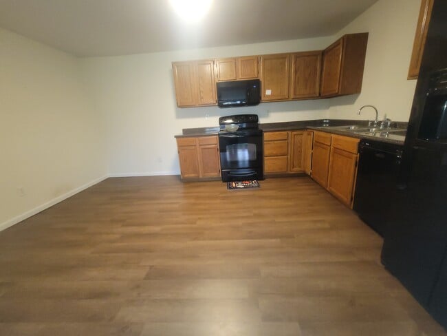 810 Seymour Rd, Unit B