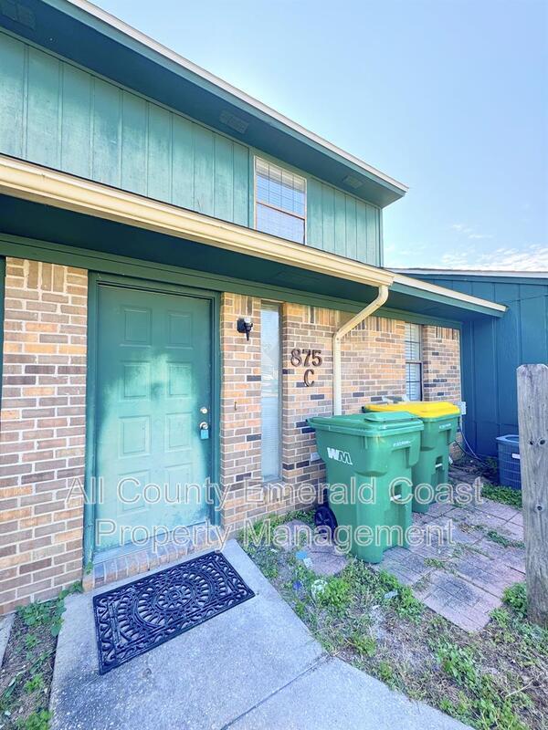 875 Fairview Dr in Fort Walton Beach, FL - Building Photo - Building Photo