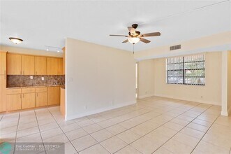 3550 Blue Lake Dr in Pompano Beach, FL - Building Photo - Building Photo