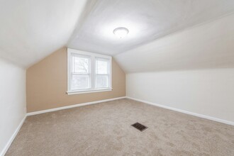 10618 Crestwood Ave in Cleveland, OH - Building Photo - Building Photo