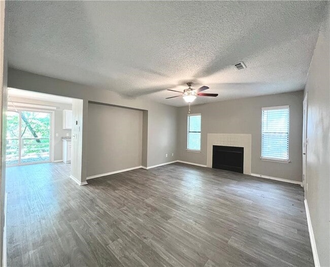 3250 N Kings Cross in Fayetteville, AR - Building Photo - Building Photo