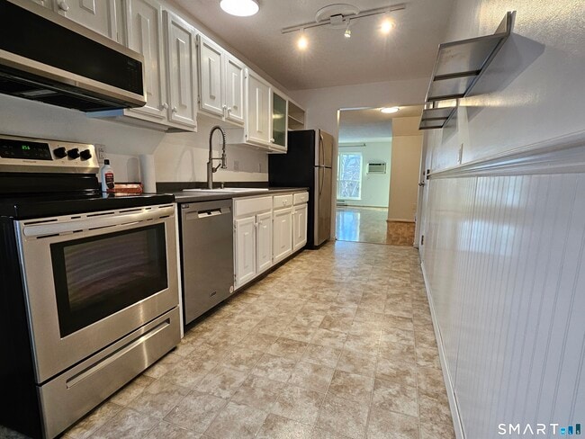 property at 48 Wellington Dr