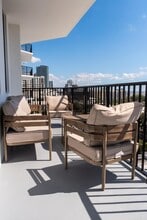 VIV in St. Petersburg, FL - Building Photo - Building Photo