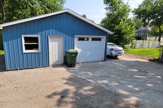 1221 6th St in Brookings, SD - Foto de edificio - Building Photo