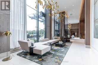 30-530 Inn On The Pk Dr in Toronto, ON - Building Photo - Building Photo