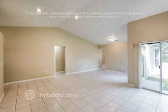 211 NW 187th Ave in Pembroke Pines, FL - Building Photo - Building Photo